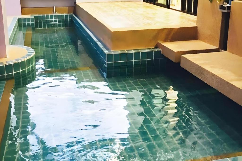 Na Tubthieng Boutique Resort Trang Kültér fotó